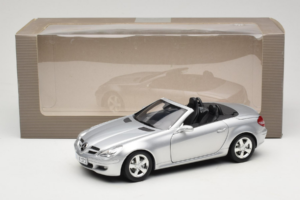 Mercedes SLK R171 Strieborný Minichamps 1:18 B66962318 Kov – obrázok 9 z 9