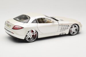 Mercedes SLR McLaren C199 Biely Maisto 1:18 31068 Kov – obrázok 3 z 8