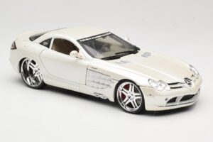 Mercedes SLR McLaren C199 Biely Maisto 1:18 31068 Kov – obrázok 6 z 8