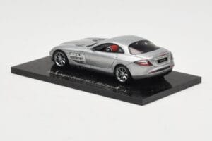 Mercedes SLR McLaren Crystal Silver Minichamps 1:43 B66961974 Kov – obrázok 3 z 4