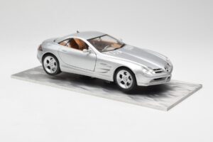Mercedes SLR Vision Strieborný Limitovaná Edícia S Hliníkovým Podstavcom Bburago 1:18 B66962102 Kov – obrázok 6 z 8