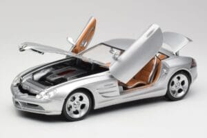 Mercedes SLR Vision Liquid Strieborný Maisto 1:18 B66962101 Kov – obrázok 2 z 8