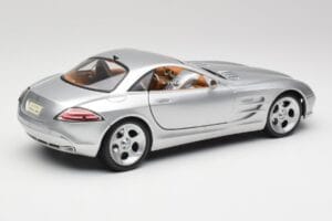 Mercedes SLR Vision Liquid Strieborný Maisto 1:18 B66962101 Kov – obrázok 3 z 8