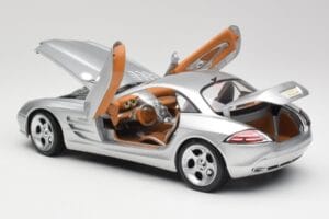 Mercedes SLR Vision Liquid Strieborný Maisto 1:18 B66962101 Kov – obrázok 5 z 8