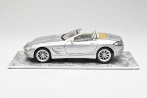 Mercedes SLR Vision Roadster Liquid Strieborný Maisto 1:18 B66963208 Kov – obrázok 4 z 8