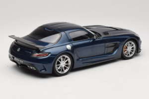 Mercedes SLS AMG Black Series Daytona Blue Metallic Minichamps 1:18 110033026 Kov – obrázok 3 z 8