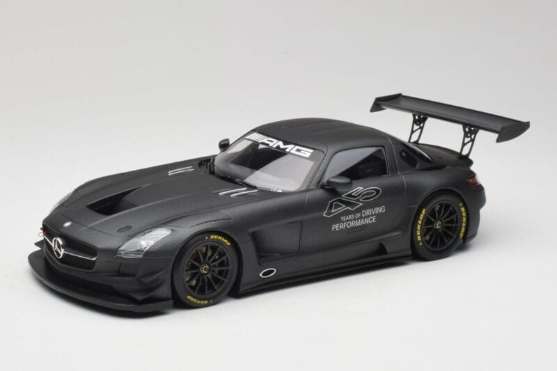 Mercedes AMG SLS C197 GT3 45 Rokov Driving Performance Minichamps 1:18 151133100 Kov
