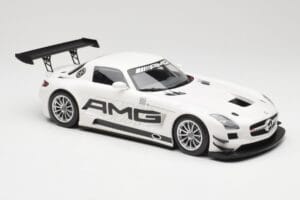 Mercedes AMG SLS C197 GT3 Street Biely Minichamps 1:18 151123107 Kov – obrázok 4 z 6