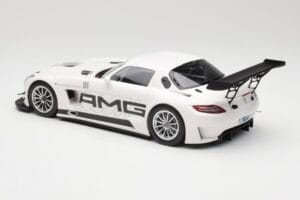 Mercedes AMG SLS C197 GT3 Street Biely Minichamps 1:18 151123107 Kov – obrázok 5 z 6
