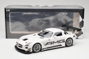 Mercedes AMG SLS C197 GT3 Street Biely Minichamps 1:18 151123107 Kov – obrázok 6 z 6