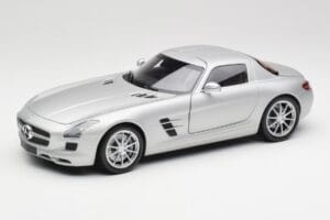 Mercedes SLS AMG C197 Iridium Strieborný Minichamps 1:18 100039026 Kov