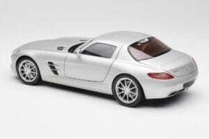 Mercedes SLS AMG C197 Iridium Strieborný Minichamps 1:18 100039026 Kov – obrázok 7 z 8