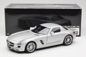 Mercedes SLS AMG C197 Iridium Strieborný Minichamps 1:18 100039026 Kov – obrázok 8 z 8
