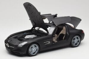 Mercedes SLS AMG C197 Matte Black Minichamps 1:18 100039027 Kov – obrázok 2 z 8