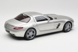 Mercedes SLS AMG C197 Matt Strieborný Minichamps 1:18 100039029 Kov – obrázok 3 z 8