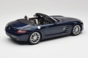 Mercedes SLS AMG R197 Roadster South Seas Modrý Minichamps 1:18 100039031 Kov – obrázok 3 z 8
