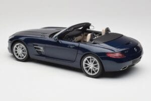 Mercedes SLS AMG R197 Roadster South Seas Modrý Minichamps 1:18 100039031 Kov – obrázok 7 z 8