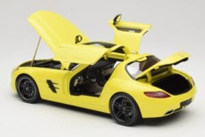 Mercedes SLS AMG C197 Žltý Minichamps 1:18 100039022 Kov – obrázok 5 z 8