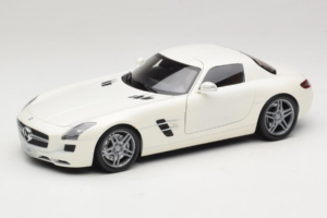 Mercedes SLS AMG Designo Mystic White Museum Edition Minichamps 1:18 B66055551 Kov