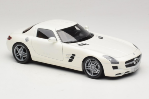 Mercedes SLS AMG Designo Mystic White Museum Edition Minichamps 1:18 B66055551 Kov – obrázok 6 z 8
