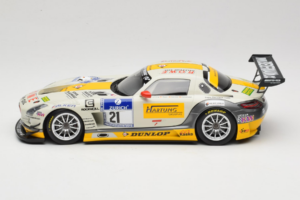 Mercedes SLS AMG GT3 #21 Rowe Racing M. Hartung / N. Heyer ADAC 24 Hours Nurburgring 2013 Minichamps 1:18 151133121 Kov – obrázok 3 z 6