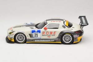 Mercedes SLS AMG GT3 #21 Rowe Racing M. Zehe / M. Hartung ADAC 24h Nurburgring 2012 Minichamps 1:18 151123121 Kov – obrázok 3 z 6