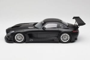 Mercedes SLS AMG GT3 C197 Street Mat Čierny Minichamps 1:18 151113101 Kov – obrázok 3 z 6