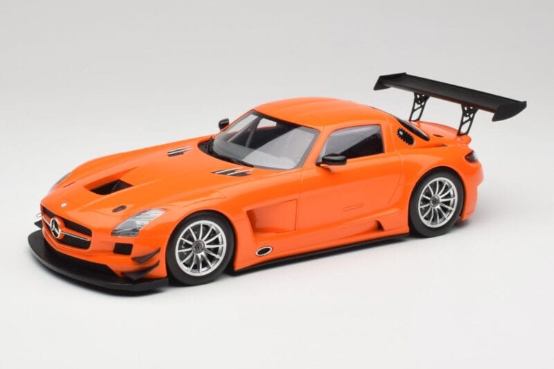 Mercedes SLS AMG GT3 C197 Street Oranžový Minichamps 1:18 151113105 Kov