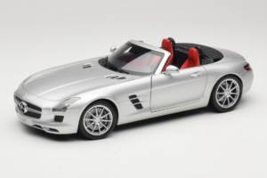 Mercedes SLS AMG Roadster Iridium Strieborný Minichamps 1:18 B66960078 Kov