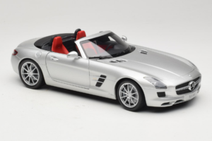 Mercedes SLS AMG Roadster Iridium Strieborný Minichamps 1:18 B66960078 Kov – obrázok 6 z 8
