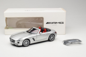 Mercedes SLS AMG Roadster Iridium Strieborný Minichamps 1:18 B66960078 Kov – obrázok 8 z 8