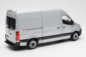 Mercedes Sprinter W907 Strieborný Norev 1:18 183424 Kov – obrázok 3 z 8