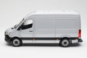 Mercedes Sprinter W907 Strieborný Norev 1:18 183424 Kov – obrázok 4 z 8
