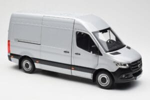 Mercedes Sprinter W907 Strieborný Norev 1:18 183424 Kov – obrázok 6 z 8