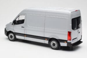 Mercedes Sprinter W907 Strieborný Norev 1:18 183424 Kov – obrázok 7 z 8