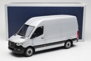 Mercedes Sprinter W907 Strieborný Norev 1:18 183424 Kov – obrázok 8 z 8