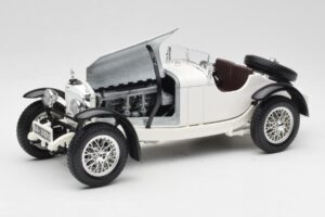 Mercedes SSKL Biely Bburago 1:18 3002 Kov – obrázok 2 z 8