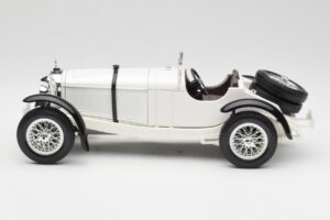 Mercedes SSKL Biely Bburago 1:18 3002 Kov – obrázok 4 z 8