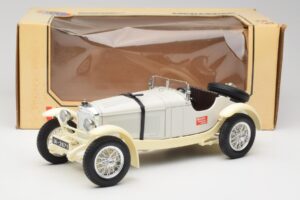 Mercedes SSKL Biely & Krémový Bburago 1:18 3002-M1 Kov – obrázok 6 z 6