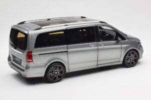 Mercedes V-Class W447 AMG Line Šedá Metalíza Norev 1:18 183488 Kov – obrázok 3 z 9