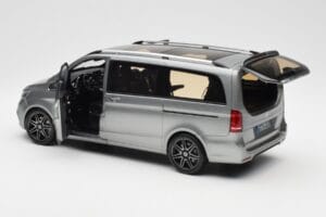 Mercedes V-Class W447 AMG Line Šedá Metalíza Norev 1:18 183488 Kov – obrázok 6 z 9