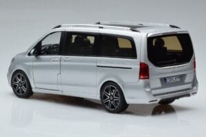 Mercedes V-Class V260 AMG Line Strieborný Norev 1:18 183871 Kov – obrázok 7 z 10