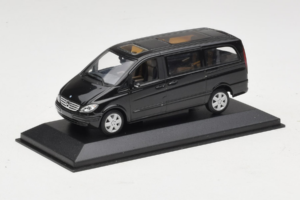 Mercedes Viano W639 Atlantis Blue Minichamps 1:43 B67871200 Kov – obrázok 2 z 4