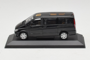 Mercedes Viano W639 Atlantis Blue Minichamps 1:43 B67871200 Kov