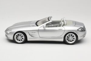 Mercedes Vision SLR Roadster Strieborný Maisto 1:18 B66962107 Kov – obrázok 4 z 8