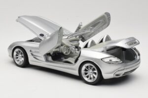Mercedes Vision SLR Roadster Strieborný Maisto 1:18 B66962107 Kov – obrázok 5 z 8