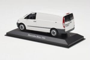 Mercedes Vito Arctic Biely Minichamps 1:43 B66960524 Kov – obrázok 3 z 4