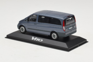 Mercedes Vito W638 Lugano Grey Minichamps 1:43 B67871201 Kov – obrázok 3 z 4