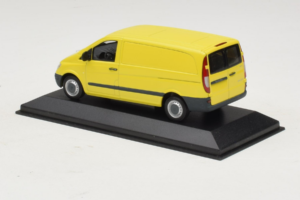 Mercedes Vito W638 Žltý Minichamps 1:43 B67871200-R1 Kov – obrázok 3 z 4