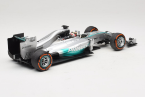 Mercedes W05 #44 L. Hamilton Mercedes AMG Petronas Malaysian Grand Prix Winner 2014 Minichamps 1:18 110140144 Kov – obrázok 2 z 7